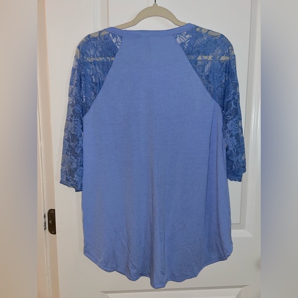 NWOT Zenana Lace Sleeve Tunic Top - Picture 3 of 3